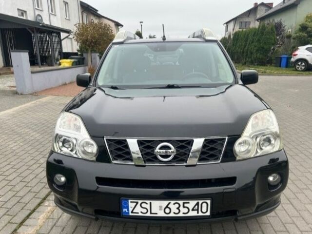 Черный Ниссан ИксТрейл, объемом двигателя 2 л и пробегом 295 тыс. км за 2700 $, фото 1 на Automoto.ua