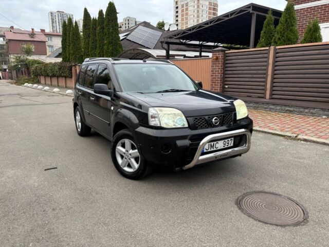 Чорний Ніссан ІксТрейл, об'ємом двигуна 2.2 л та пробігом 367 тис. км за 3500 $, фото 1 на Automoto.ua