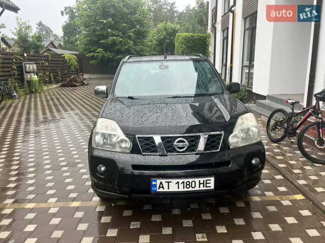 Черный Ниссан ИксТрейл, объемом двигателя 2 л и пробегом 175 тыс. км за 11500 $, фото 1 на Automoto.ua