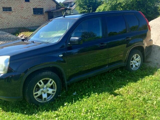 Чорний Ніссан ІксТрейл, об'ємом двигуна 2 л та пробігом 305 тис. км за 4500 $, фото 1 на Automoto.ua