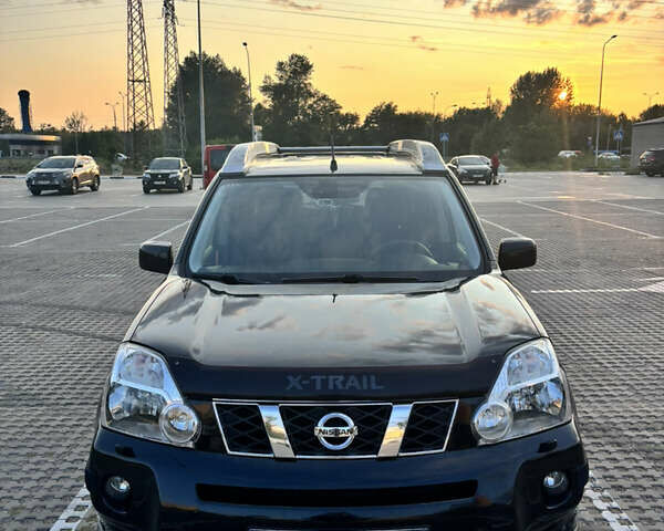Чорний Ніссан ІксТрейл, об'ємом двигуна 2.49 л та пробігом 233 тис. км за 10500 $, фото 1 на Automoto.ua