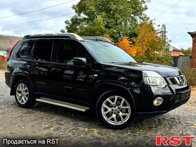 Черный Ниссан ИксТрейл, объемом двигателя 2.5 л и пробегом 159 тыс. км за 11780 $, фото 1 на Automoto.ua