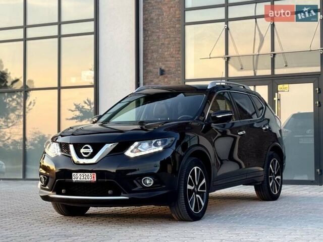 Черный Ниссан ИксТрейл, объемом двигателя 2 л и пробегом 220 тыс. км за 17990 $, фото 1 на Automoto.ua