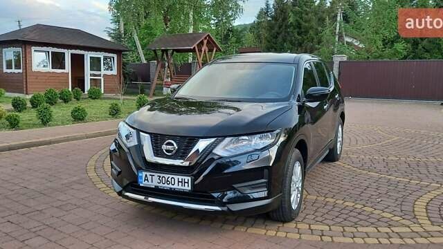 Чорний Ніссан ІксТрейл, об'ємом двигуна 2 л та пробігом 15 тис. км за 28000 $, фото 1 на Automoto.ua
