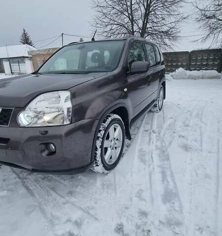 Фиолетовый Ниссан ИксТрейл, объемом двигателя 2 л и пробегом 237 тыс. км за 9100 $, фото 1 на Automoto.ua