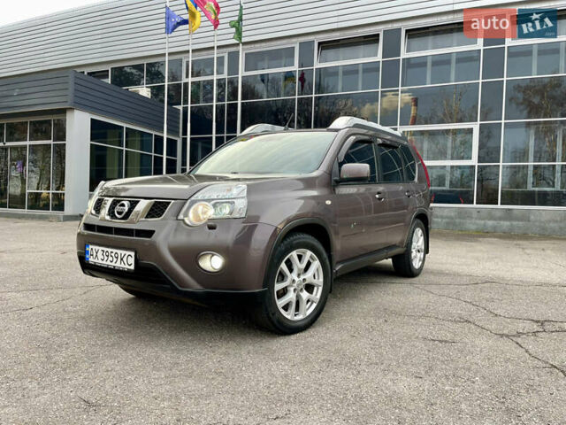 Фіолетовий Ніссан ІксТрейл, об'ємом двигуна 2 л та пробігом 190 тис. км за 10900 $, фото 1 на Automoto.ua