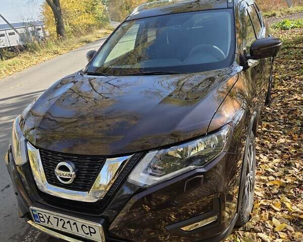 Коричневый Ниссан ИксТрейл, объемом двигателя 2 л и пробегом 52 тыс. км за 18799 $, фото 1 на Automoto.ua