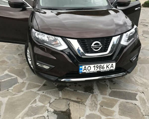 Коричневый Ниссан ИксТрейл, объемом двигателя 1.6 л и пробегом 115 тыс. км за 23000 $, фото 1 на Automoto.ua