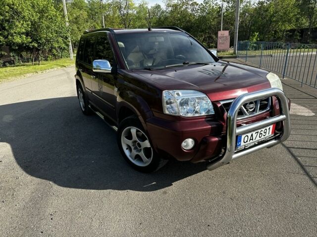 Красный Ниссан ИксТрейл, объемом двигателя 2.2 л и пробегом 421 тыс. км за 4000 $, фото 1 на Automoto.ua