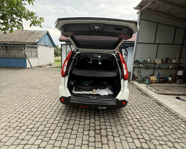 Ниссан ИксТрейл, объемом двигателя 2 л и пробегом 130 тыс. км за 9999 $, фото 1 на Automoto.ua