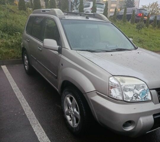 Серый Ниссан ИксТрейл, объемом двигателя 2.2 л и пробегом 3 тыс. км за 3500 $, фото 1 на Automoto.ua