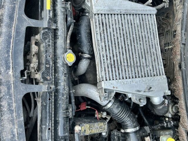 Серый Ниссан ИксТрейл, объемом двигателя 2.2 л и пробегом 300 тыс. км за 1200 $, фото 1 на Automoto.ua