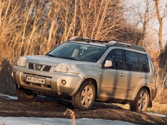 Серый Ниссан ИксТрейл, объемом двигателя 2 л и пробегом 400 тыс. км за 3368 $, фото 1 на Automoto.ua