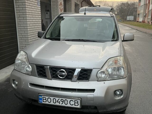 Серый Ниссан ИксТрейл, объемом двигателя 2 л и пробегом 226 тыс. км за 11500 $, фото 1 на Automoto.ua