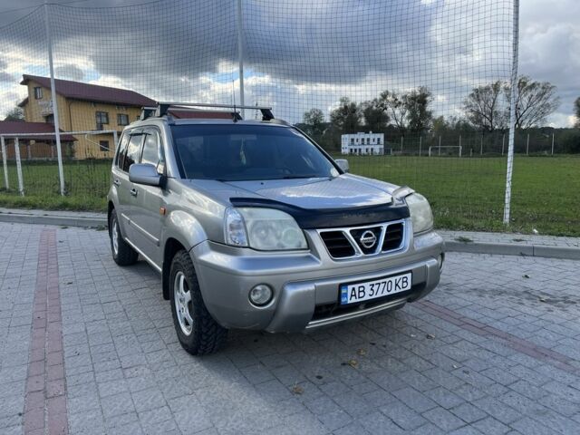 Серый Ниссан ИксТрейл, объемом двигателя 2.2 л и пробегом 340 тыс. км за 5000 $, фото 1 на Automoto.ua