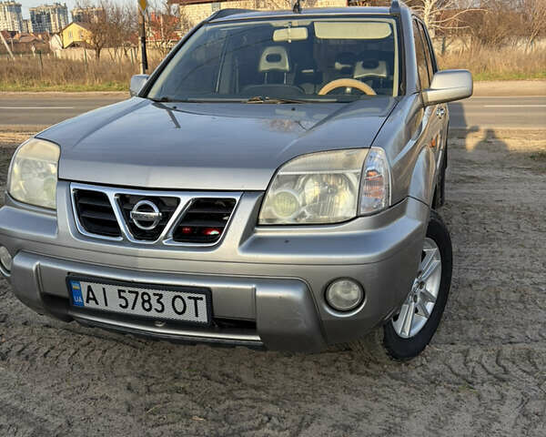 Серый Ниссан ИксТрейл, объемом двигателя 2.18 л и пробегом 351 тыс. км за 6700 $, фото 1 на Automoto.ua