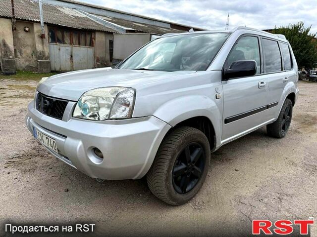 Серый Ниссан ИксТрейл, объемом двигателя 2.2 л и пробегом 266 тыс. км за 3400 $, фото 1 на Automoto.ua