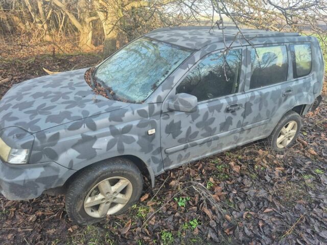 Сірий Ніссан ІксТрейл, об'ємом двигуна 0 л та пробігом 357 тис. км за 71 $, фото 1 на Automoto.ua