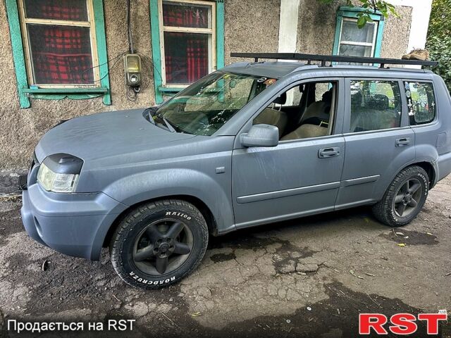 Серый Ниссан ИксТрейл, объемом двигателя 2.2 л и пробегом 270 тыс. км за 2700 $, фото 1 на Automoto.ua