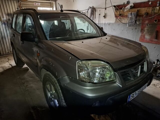 Серый Ниссан ИксТрейл, объемом двигателя 2.2 л и пробегом 250 тыс. км за 3800 $, фото 1 на Automoto.ua