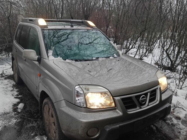 Серый Ниссан ИксТрейл, объемом двигателя 2 л и пробегом 1000 тыс. км за 3779 $, фото 1 на Automoto.ua