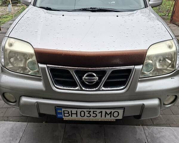 Серый Ниссан ИксТрейл, объемом двигателя 2.49 л и пробегом 286 тыс. км за 5800 $, фото 1 на Automoto.ua