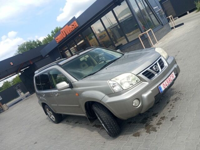 Серый Ниссан ИксТрейл, объемом двигателя 0 л и пробегом 300 тыс. км за 3100 $, фото 1 на Automoto.ua