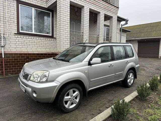 Сірий Ніссан ІксТрейл, об'ємом двигуна 2.2 л та пробігом 157 тис. км за 5900 $, фото 1 на Automoto.ua