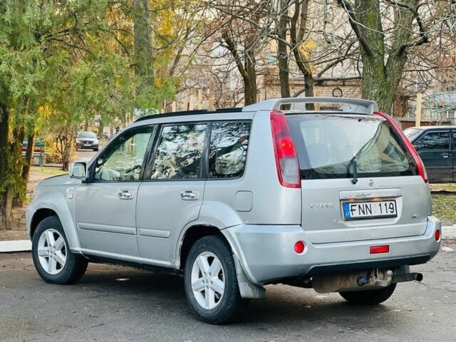 Серый Ниссан ИксТрейл, объемом двигателя 2.2 л и пробегом 100 тыс. км за 3450 $, фото 1 на Automoto.ua