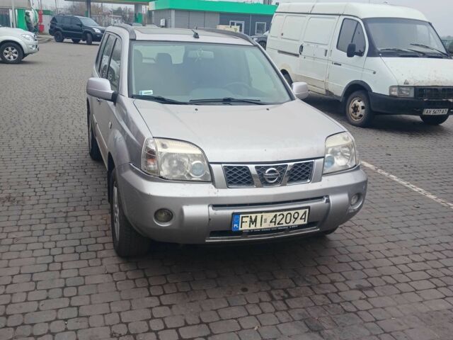 Серый Ниссан ИксТрейл, объемом двигателя 2.2 л и пробегом 260 тыс. км за 4300 $, фото 1 на Automoto.ua