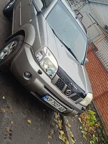 Серый Ниссан ИксТрейл, объемом двигателя 2.2 л и пробегом 230 тыс. км за 3300 $, фото 1 на Automoto.ua