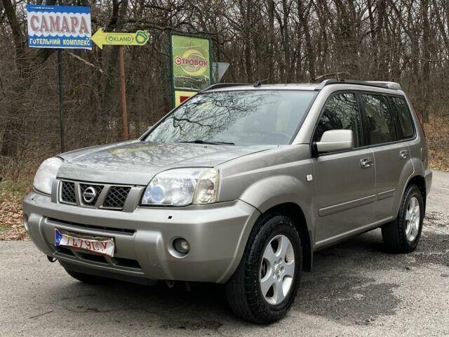 Серый Ниссан ИксТрейл, объемом двигателя 2.2 л и пробегом 290 тыс. км за 3750 $, фото 1 на Automoto.ua