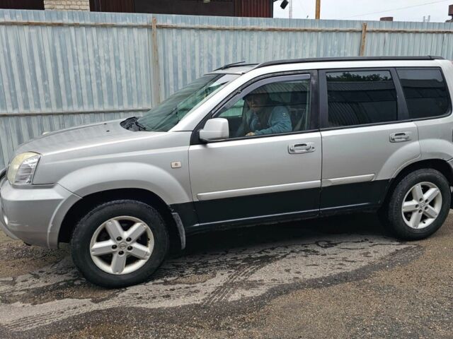 Серый Ниссан ИксТрейл, объемом двигателя 0 л и пробегом 263 тыс. км за 4643 $, фото 1 на Automoto.ua