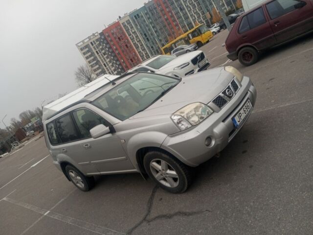 Серый Ниссан ИксТрейл, объемом двигателя 2.2 л и пробегом 290 тыс. км за 3700 $, фото 1 на Automoto.ua