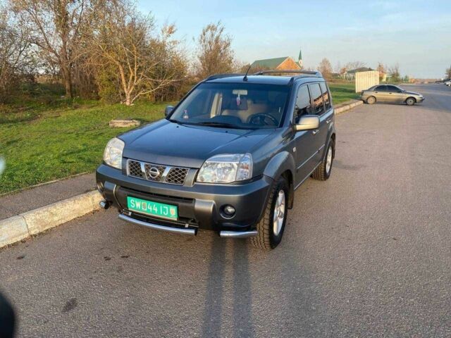 Серый Ниссан ИксТрейл, объемом двигателя 2.2 л и пробегом 337 тыс. км за 4700 $, фото 1 на Automoto.ua