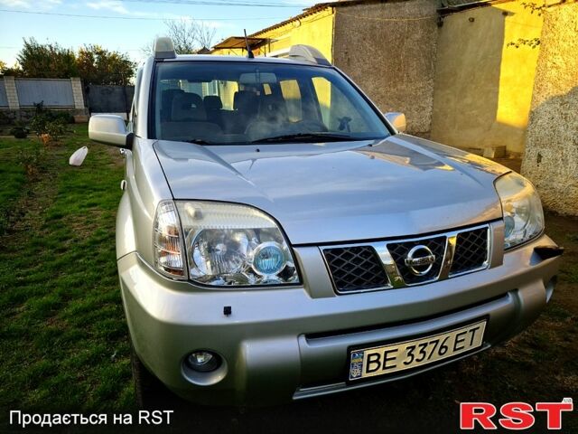 Серый Ниссан ИксТрейл, объемом двигателя 2 л и пробегом 208 тыс. км за 7300 $, фото 1 на Automoto.ua