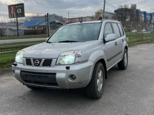 Сірий Ніссан ІксТрейл, об'ємом двигуна 2.2 л та пробігом 318 тис. км за 2500 $, фото 1 на Automoto.ua