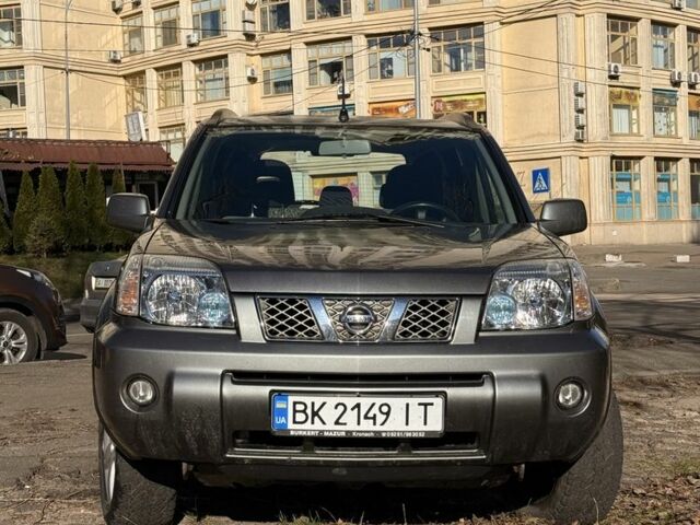 Сірий Ніссан ІксТрейл, об'ємом двигуна 2.2 л та пробігом 3 тис. км за 3850 $, фото 1 на Automoto.ua