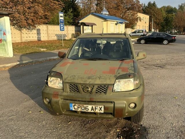 Сірий Ніссан ІксТрейл, об'ємом двигуна 2.2 л та пробігом 258 тис. км за 2800 $, фото 1 на Automoto.ua