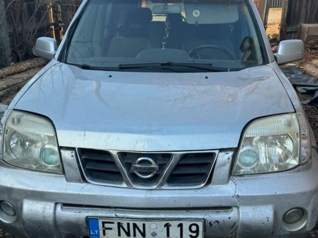 Серый Ниссан ИксТрейл, объемом двигателя 2.2 л и пробегом 350 тыс. км за 3600 $, фото 1 на Automoto.ua