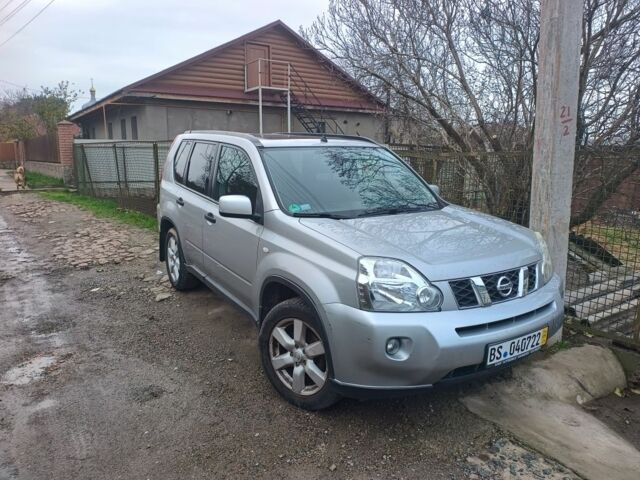 Сірий Ніссан ІксТрейл, об'ємом двигуна 2 л та пробігом 258 тис. км за 5400 $, фото 1 на Automoto.ua