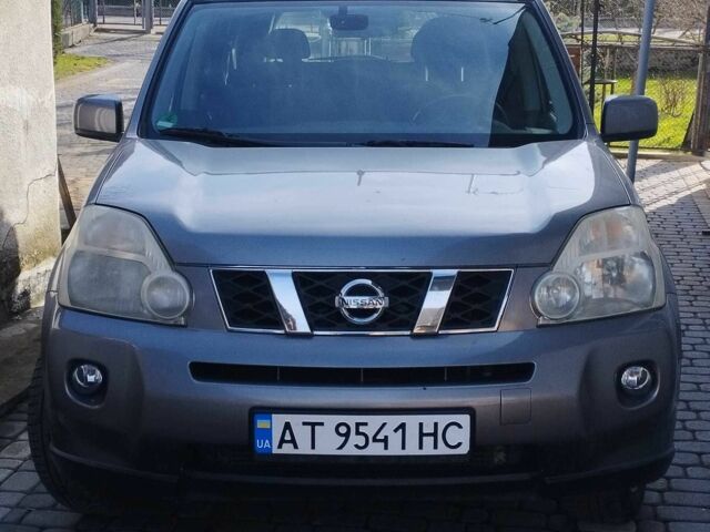 Серый Ниссан ИксТрейл, объемом двигателя 2 л и пробегом 173 тыс. км за 9200 $, фото 1 на Automoto.ua