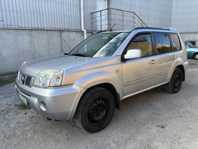 Сірий Ніссан ІксТрейл, об'ємом двигуна 2.2 л та пробігом 2 тис. км за 5000 $, фото 1 на Automoto.ua