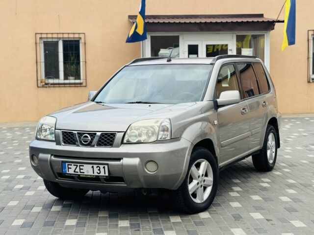 Серый Ниссан ИксТрейл, объемом двигателя 2.2 л и пробегом 170 тыс. км за 4250 $, фото 1 на Automoto.ua