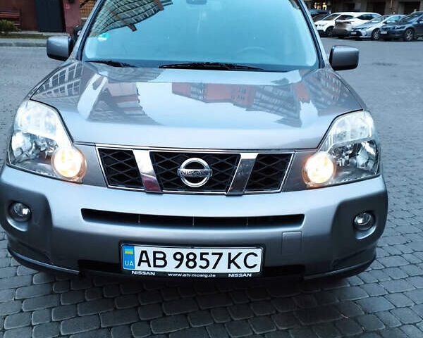 Серый Ниссан ИксТрейл, объемом двигателя 2 л и пробегом 220 тыс. км за 9700 $, фото 1 на Automoto.ua