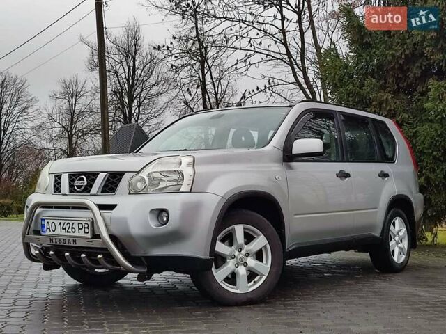 Серый Ниссан ИксТрейл, объемом двигателя 2 л и пробегом 230 тыс. км за 7900 $, фото 1 на Automoto.ua