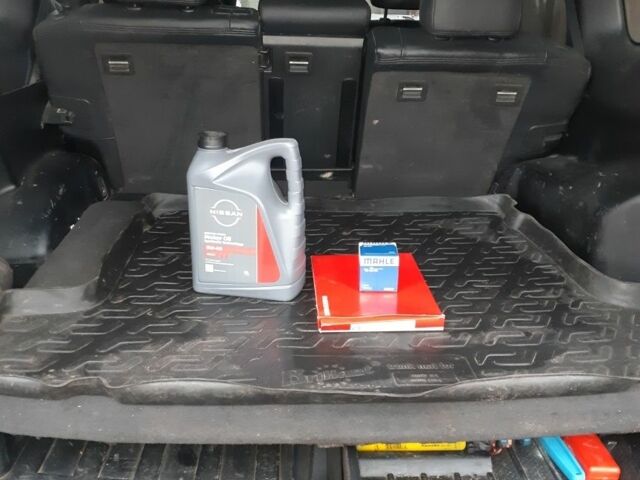 Серый Ниссан ИксТрейл, объемом двигателя 2.5 л и пробегом 261 тыс. км за 7500 $, фото 1 на Automoto.ua