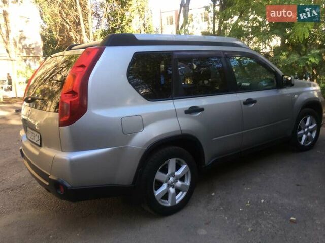 Сірий Ніссан ІксТрейл, об'ємом двигуна 2.49 л та пробігом 170 тис. км за 10500 $, фото 1 на Automoto.ua