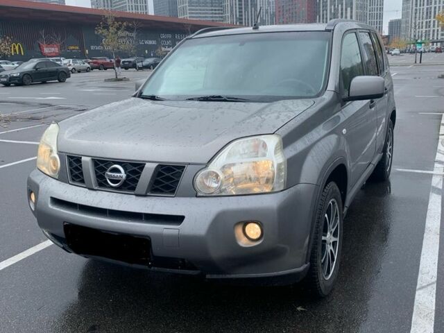 Серый Ниссан ИксТрейл, объемом двигателя 0 л и пробегом 350 тыс. км за 4600 $, фото 1 на Automoto.ua