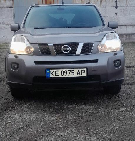 Серый Ниссан ИксТрейл, объемом двигателя 2 л и пробегом 195 тыс. км за 8300 $, фото 1 на Automoto.ua